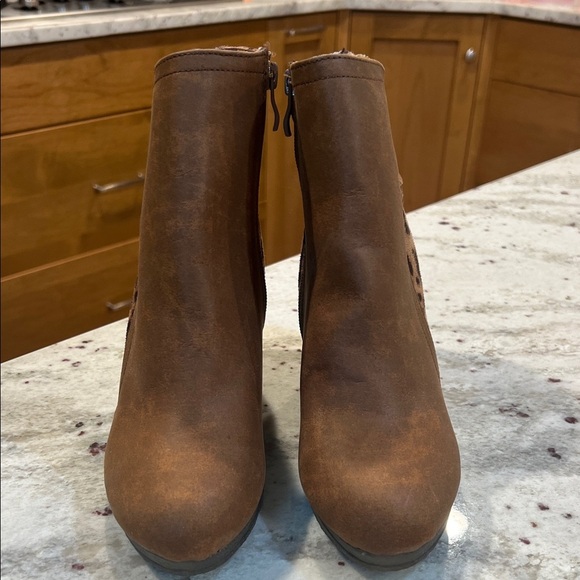 Sbicca Chestnut Ankle Booties -NWT - Picture 1 of 7